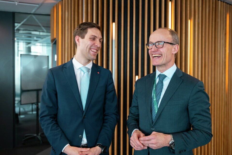 Klima- og miljøminister Andreas Bjelland Eriksen (t.v.) og administrerende direktør i Enova Nils Kristian Nakstad.