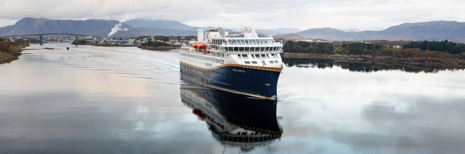 'Havila Capella' utenfor Brønnøysund.