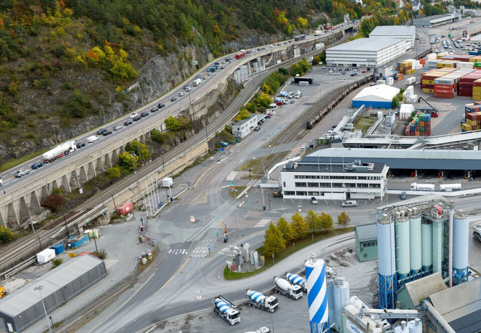 Vedlikeholdsarbeid av havnesporet i rundkjøringen ved Sjursøya vil føre til endret kjøremønster og redusert fremkommelighet mens arbeidet pågår.