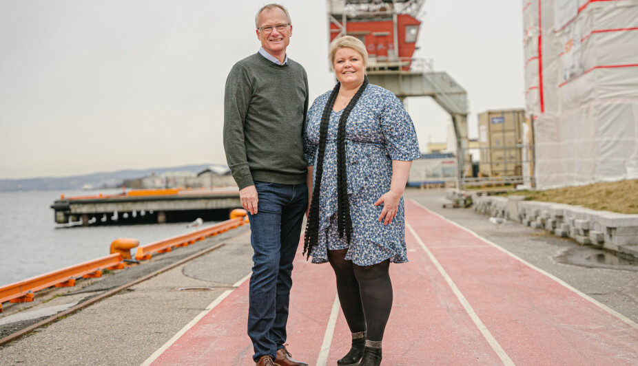Havnestyreleder Marthe Scharning Lund i Oslo Havn og Kjell Kalland, administrerende direktør i Hav Eiendom gleder seg til spaden kan settes i jorden.