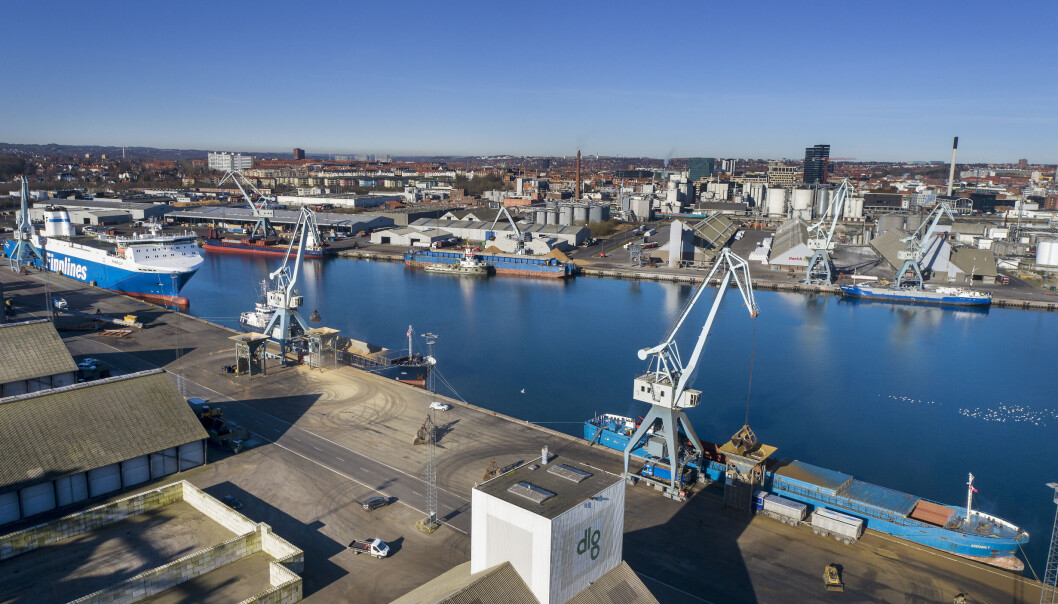 Multiterminalen i Aarhus havn. Multiterminalen i Aarhus havn.