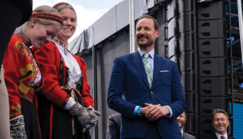 Pernille Gundersrud (gudmor), Kronprins Haakon, Malene Moen Straume (gudmor). Pernille Gundersrud (gudmor), Kronprins Haakon, Malene Moen Straume (gudmor).
