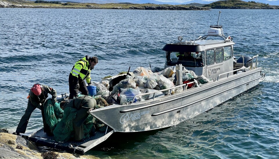 Foreningen In The Same Boat er 100% dedikert kampen mot marin forsøpling. De viktigste virkemidlene er profesjonell strandrydding med hjelp fra langtids frivillige, og spredning av kunnskap og motivasjon i sosiale medier.